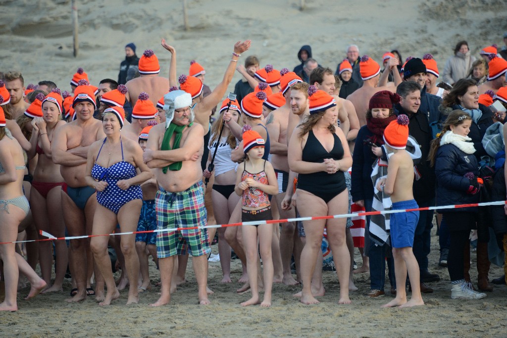 ../Images/Nieuwjaarsduik Nederzandt 2015 035.jpg